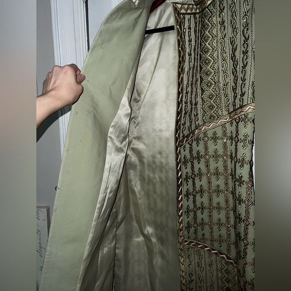 Men’s Formal Wear - Green and Pink Patterned Sherwani Kurta - Picture 7 of 12
